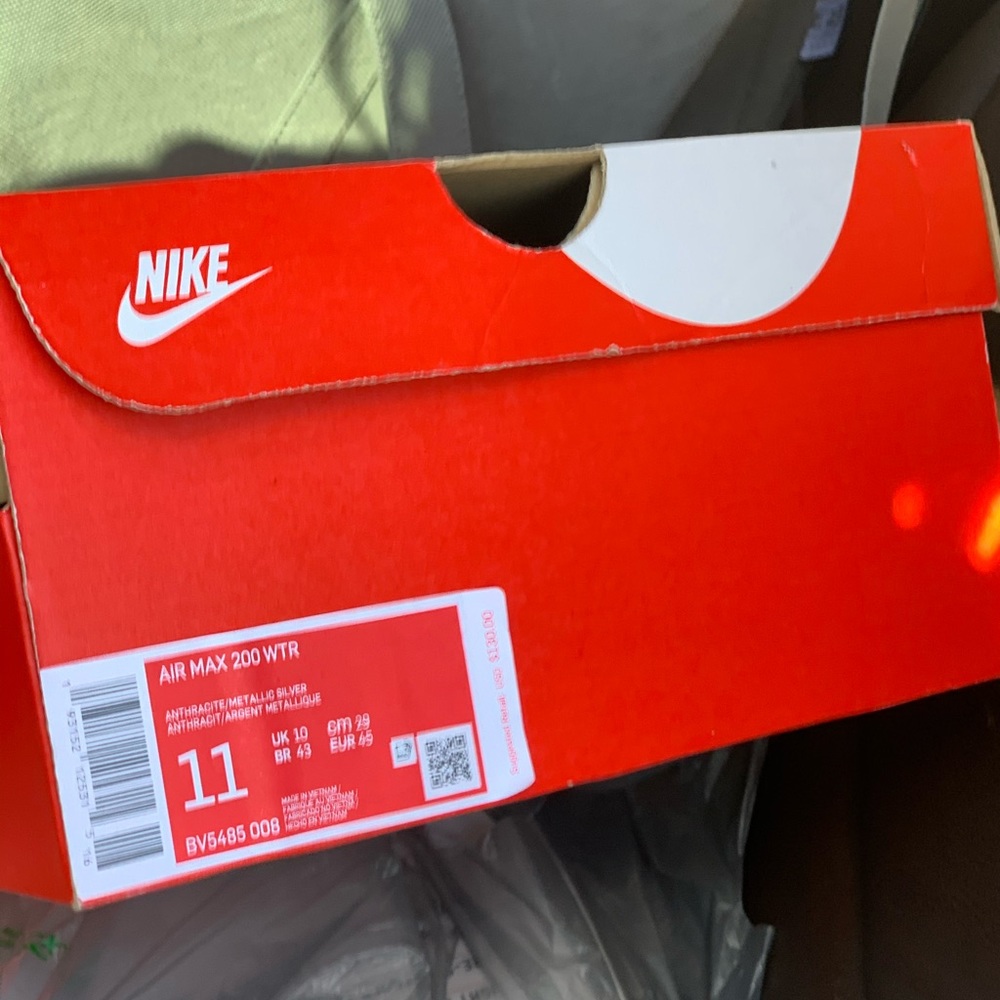 New price! HURRY!! NEW Nike AirMax 200